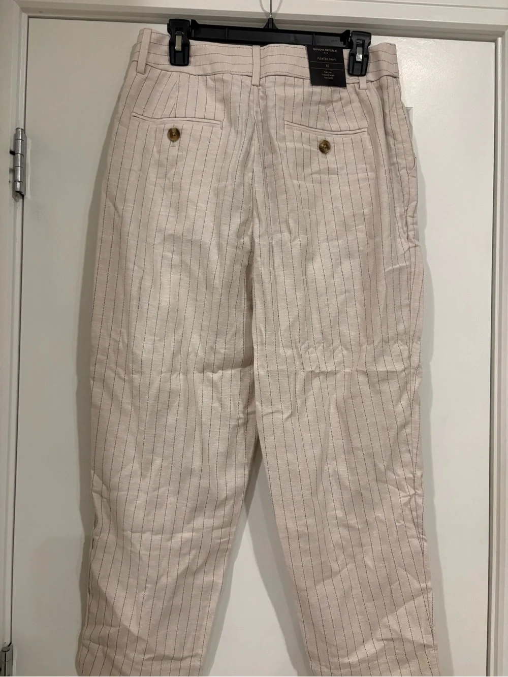 Banana Republic Light Beige Pinstripe Flat Front Men's Shorts